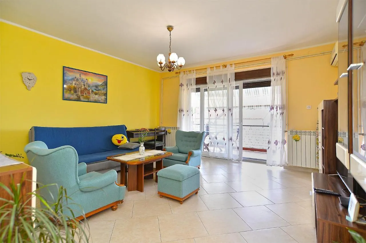 Apartment Snezana 2265 Pula