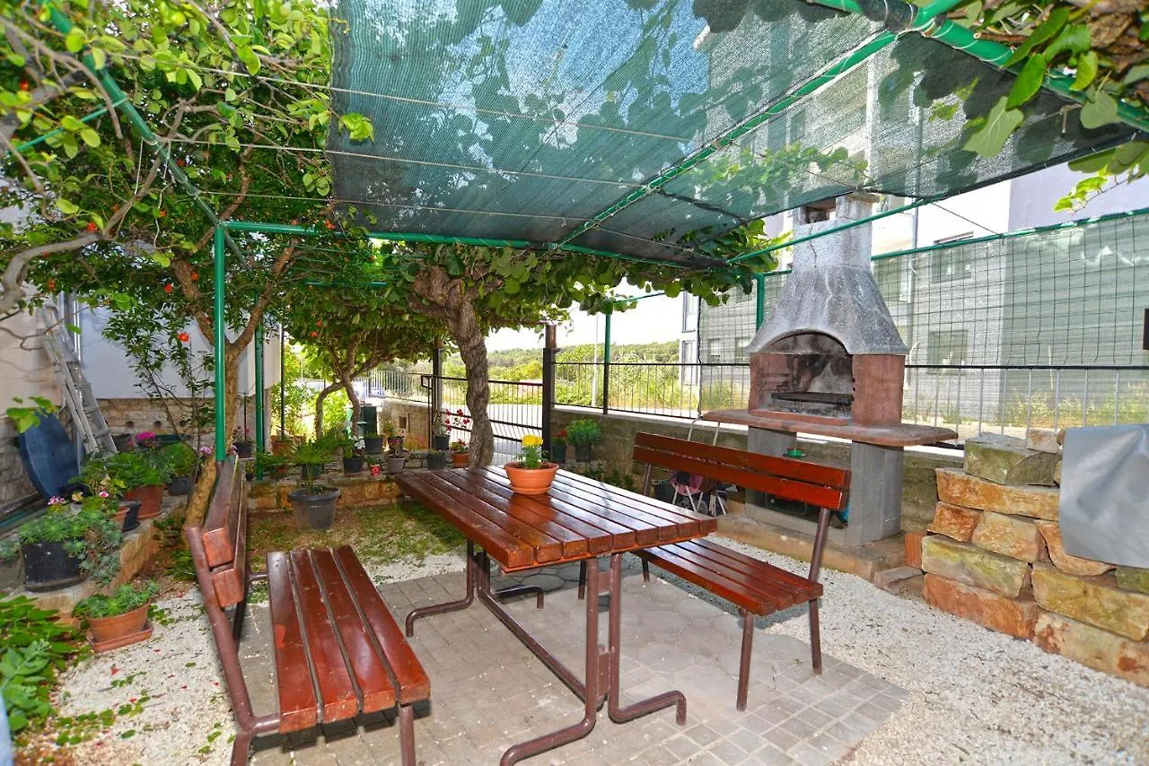 Apartment Snezana 2265 Pula Croatia