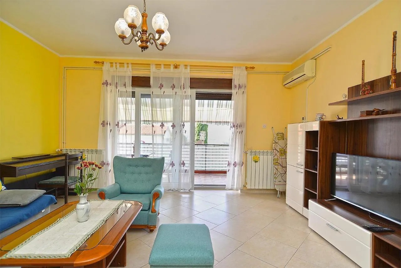 Apartment Snezana 2265 Pula Croatia