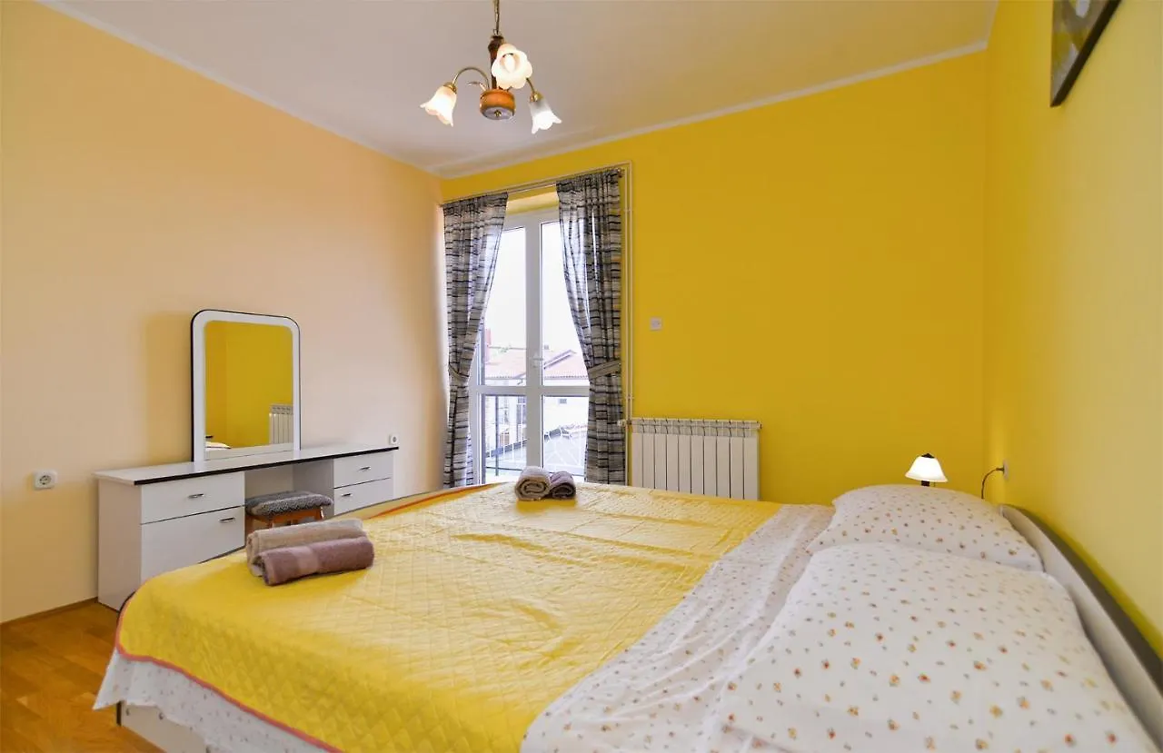 Apartment Snezana 2265 Pula Croatia