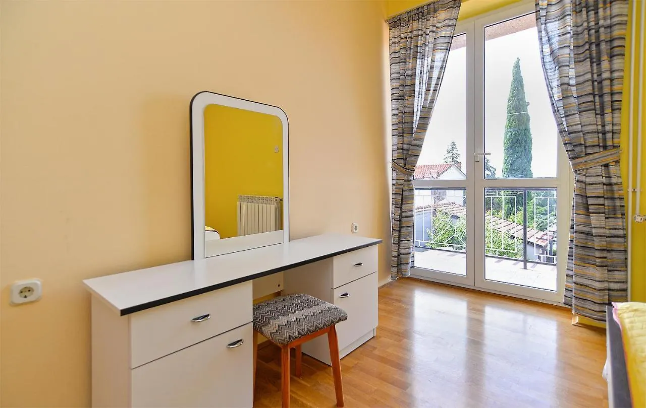 Apartment Snezana 2265 Pula Croatia