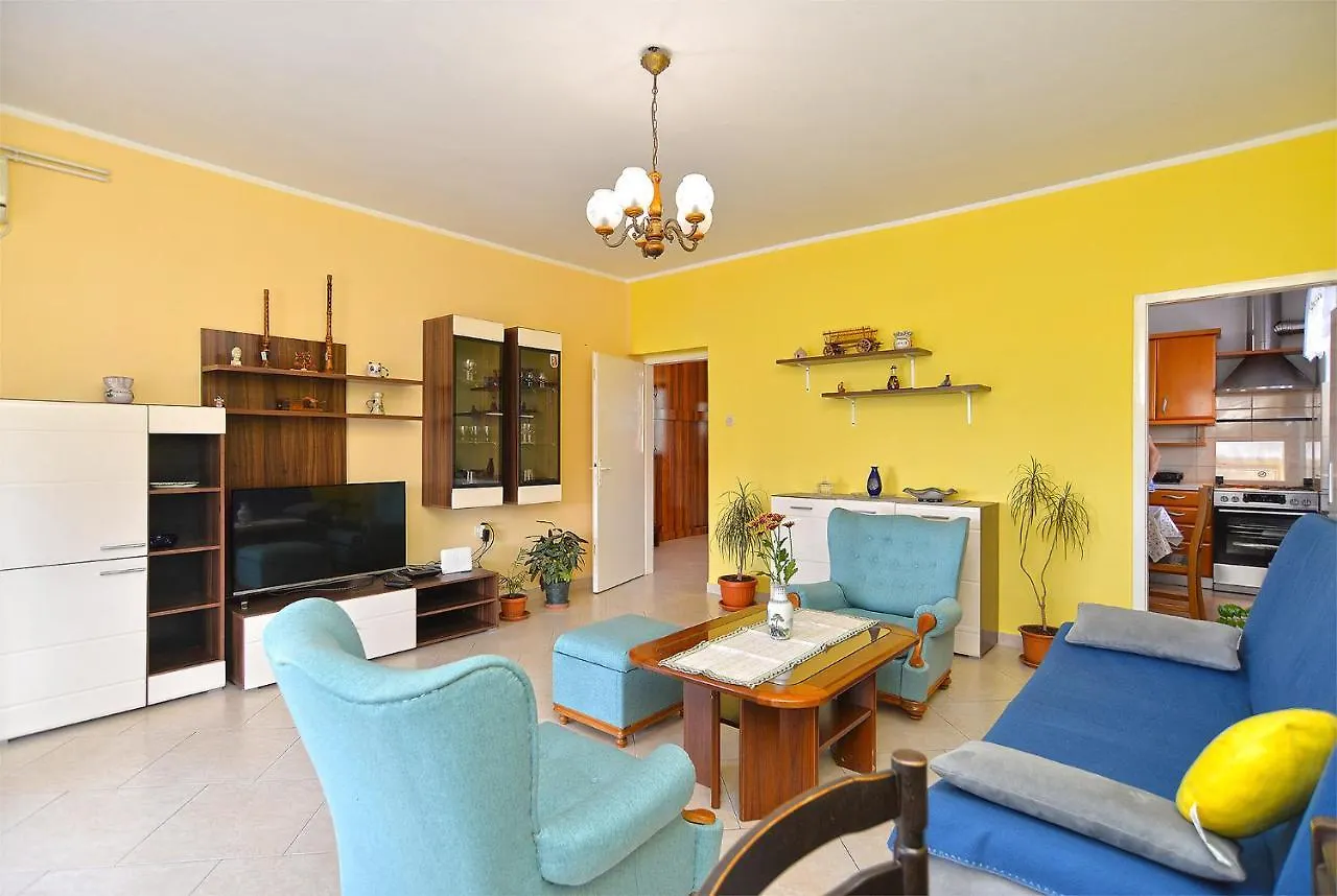 Apartment Snezana 2265 Pula