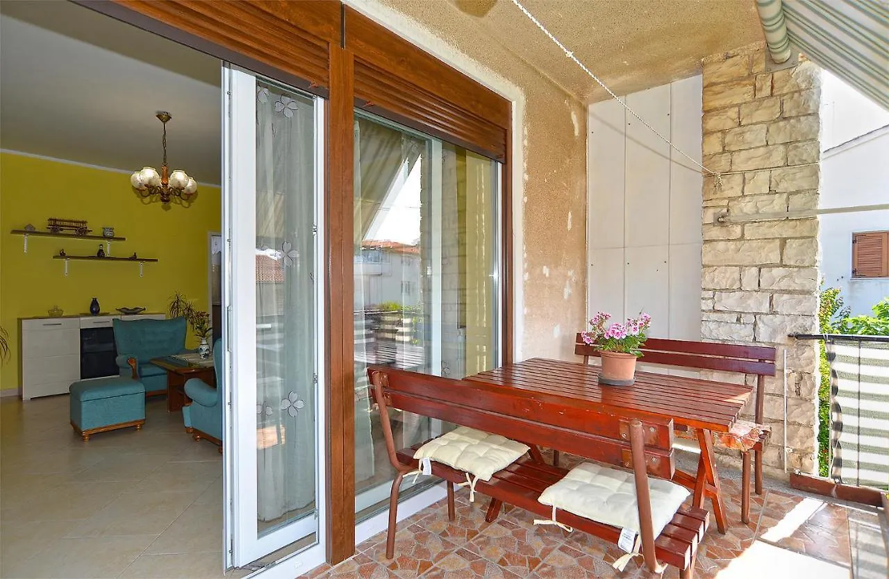 Apartment Snezana 2265 Pula