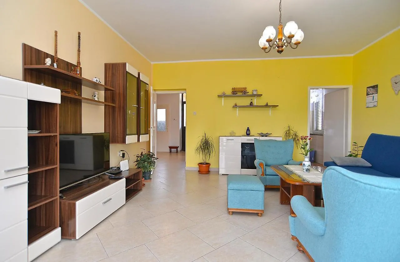 Apartment Snezana 2265 Pula