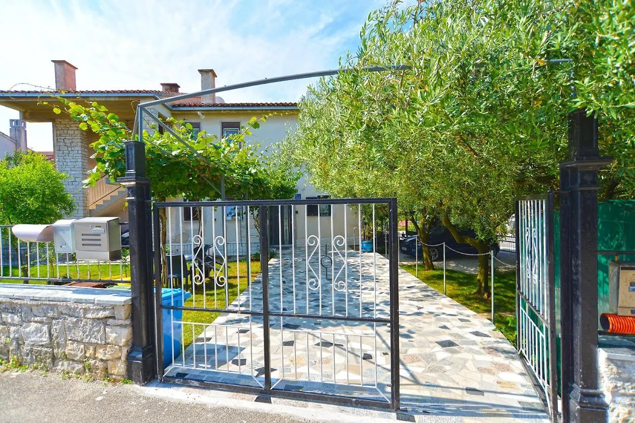 Apartment Snezana 2265 Pula Croatia